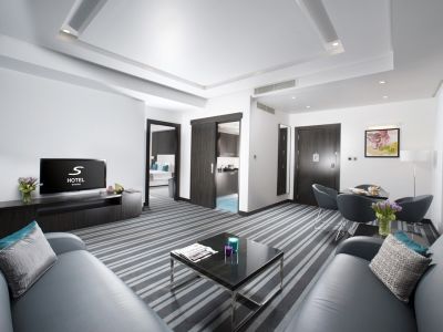 S Hotel Bahrain Sanabis المظهر الخارجي الصورة
