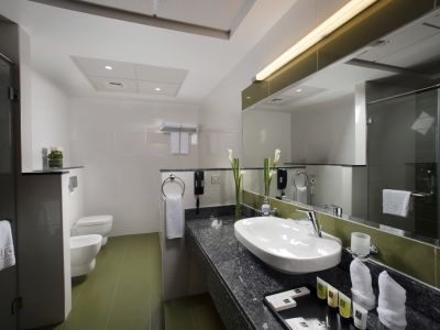 S Hotel Bahrain Sanabis المظهر الخارجي الصورة