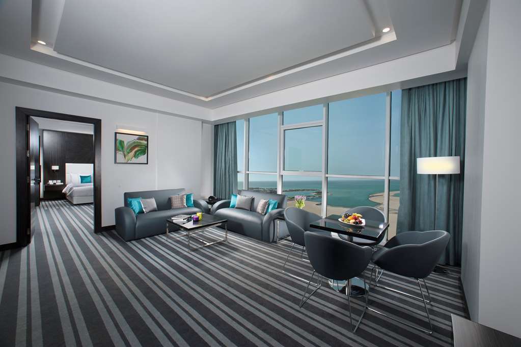 S Hotel Bahrain Sanabis الغرفة الصورة