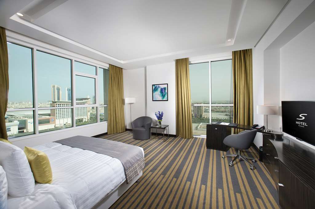 S Hotel Bahrain Sanabis الغرفة الصورة